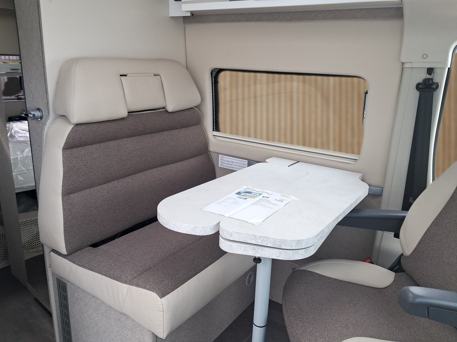 Fahrzeugabbildung Karmann Davis Lifestyle DA 591 LS Panoramadachfenster