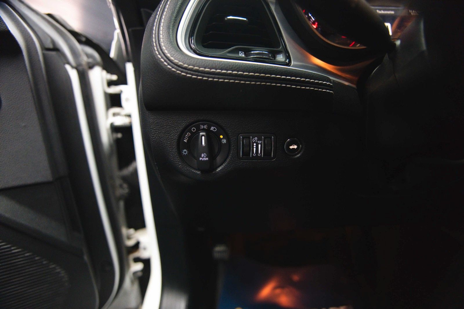 Fahrzeugabbildung Dodge Challenger 5.7 V8 R/T SRT Style *LED*20 Zoll*