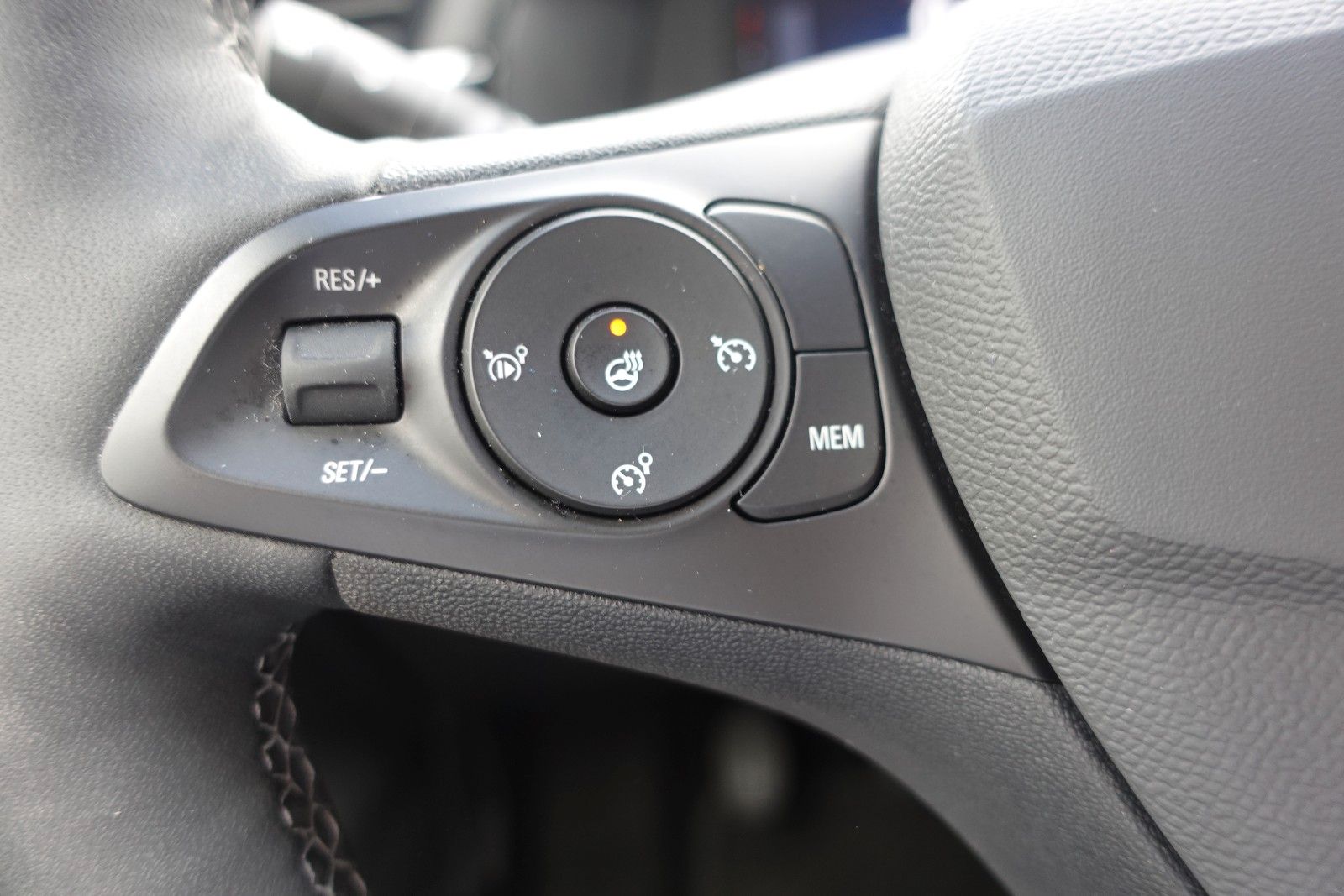 Fahrzeugabbildung Opel Corsa GS 1.2T,MatrixLED,Kamera,Sitzhzg,Allwetter