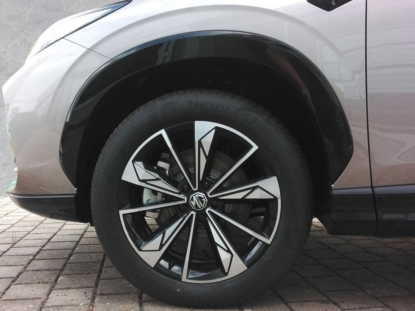 Fahrzeugabbildung MG HS Hybrid+ Luxury *Preis nur mit Finanzierung*