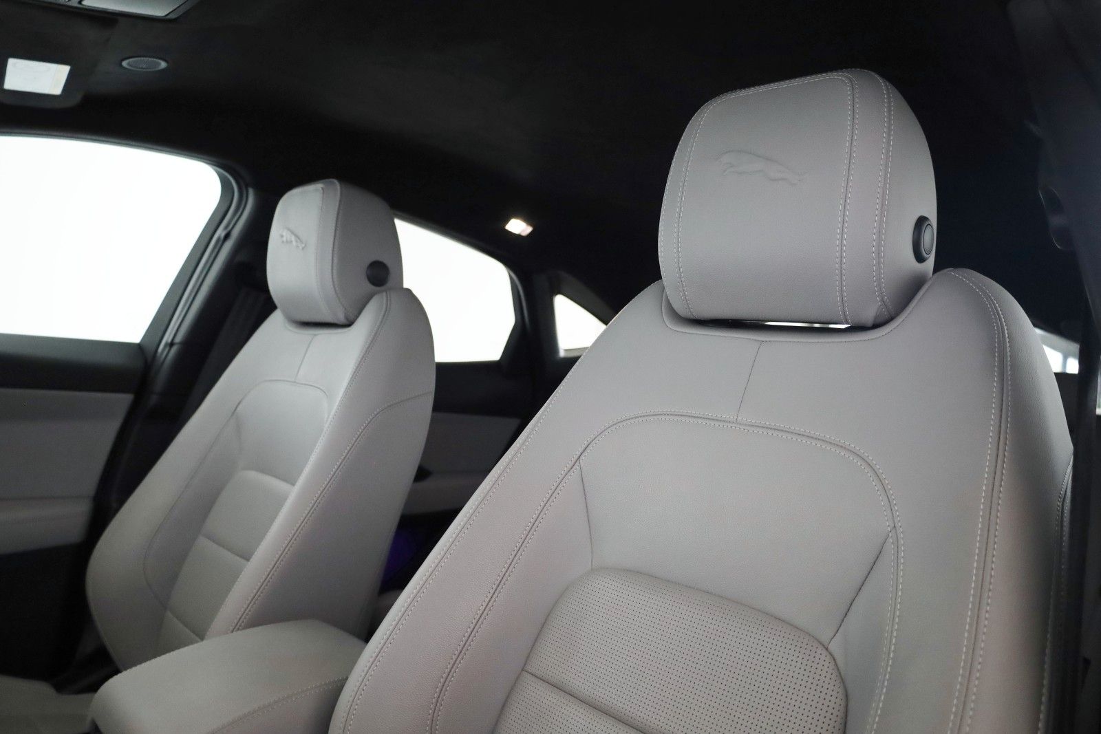 Fahrzeugabbildung Jaguar E-Pace R-Dynamic SE AWD,Navi,Kamera,ACC,AHK+WR