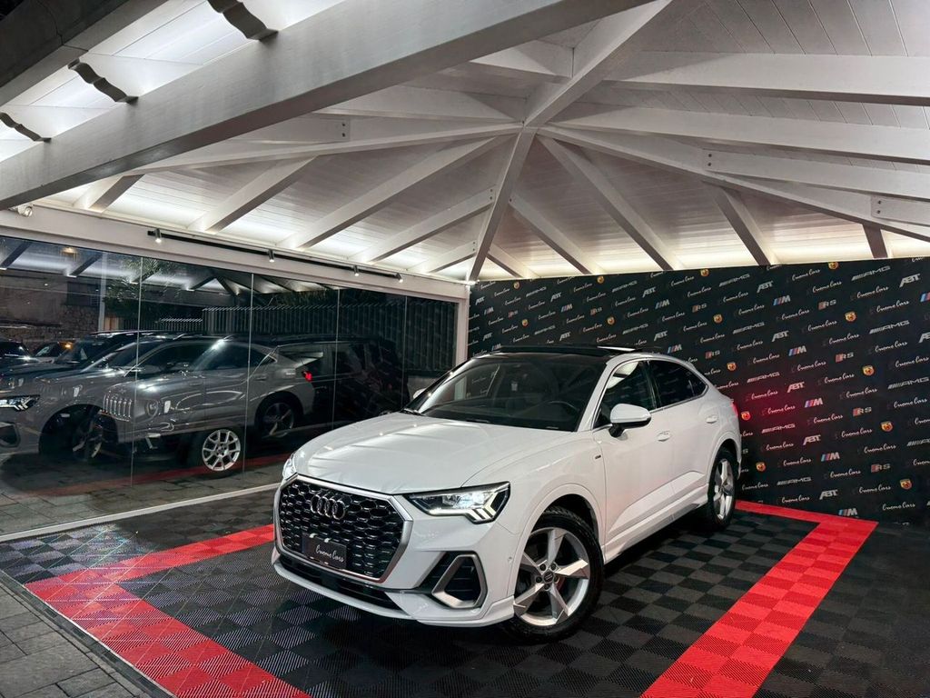 Image of Audi Q3