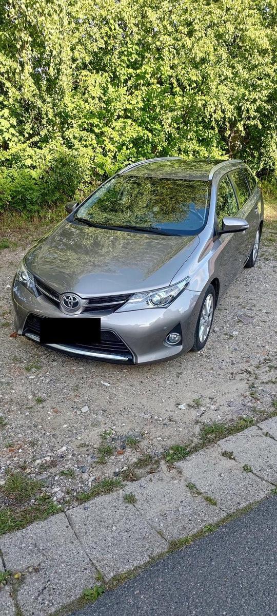 Toyota Auris, 2013
