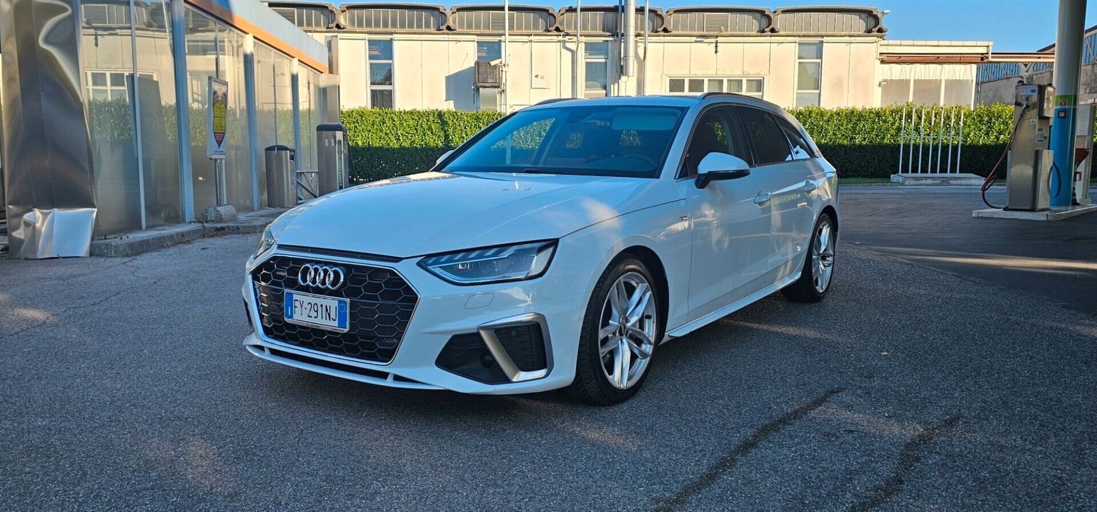 Audi A4 Avant 40 TDI quattro S tronic S Line