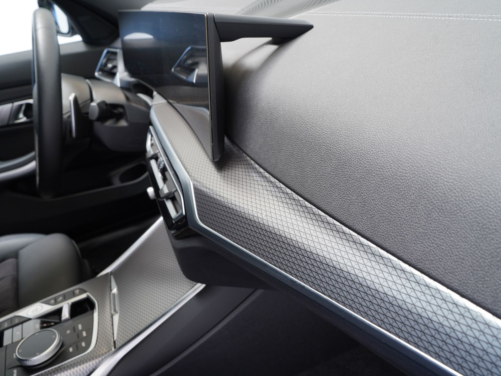 Fahrzeugabbildung BMW 320 e Touring M Sport FACELIFT/WIDESCREEN/HEADUP