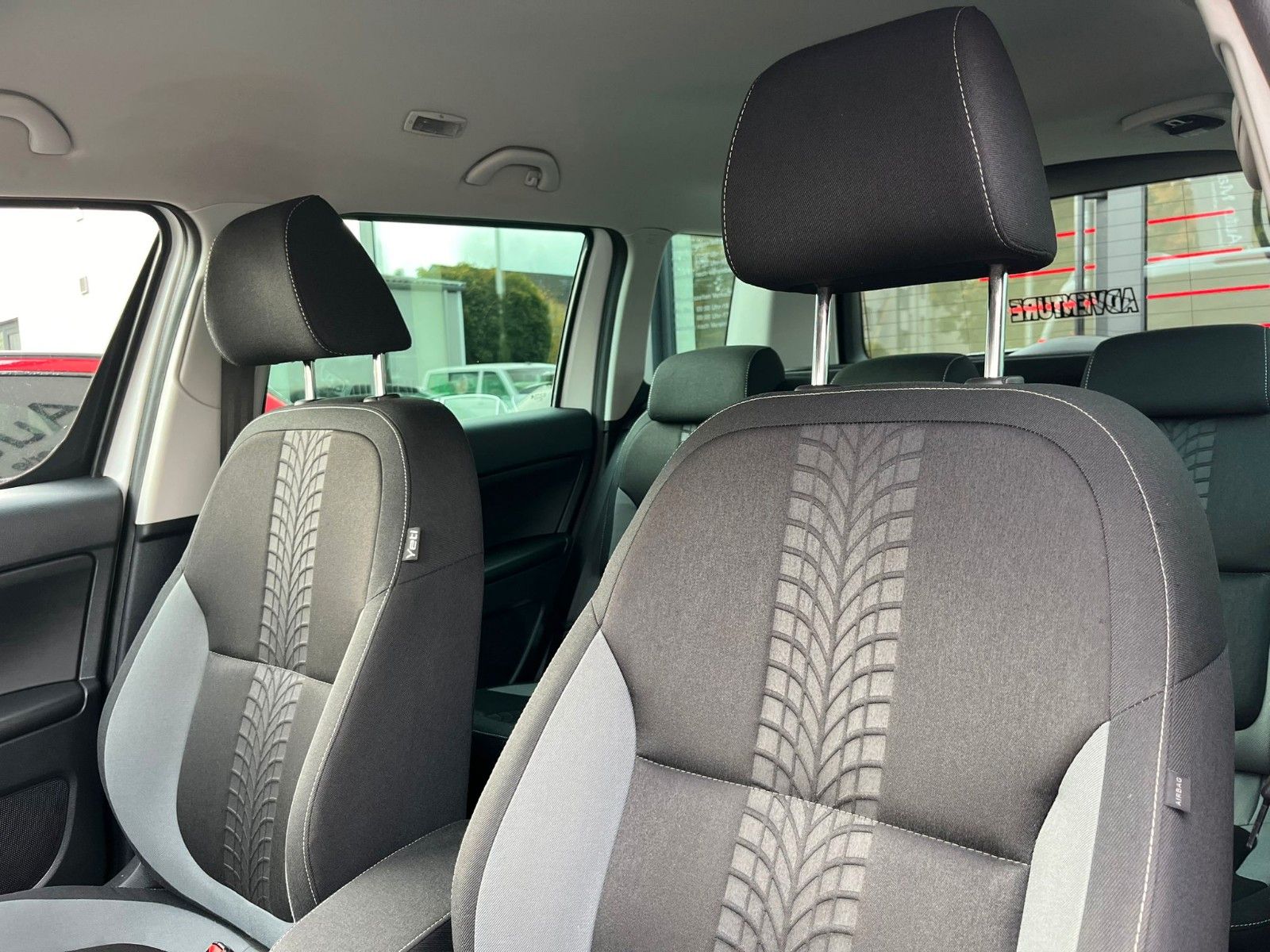 Fahrzeugabbildung SKODA Yeti 1.4TSI Adventure*1.Hand*Allwetter*