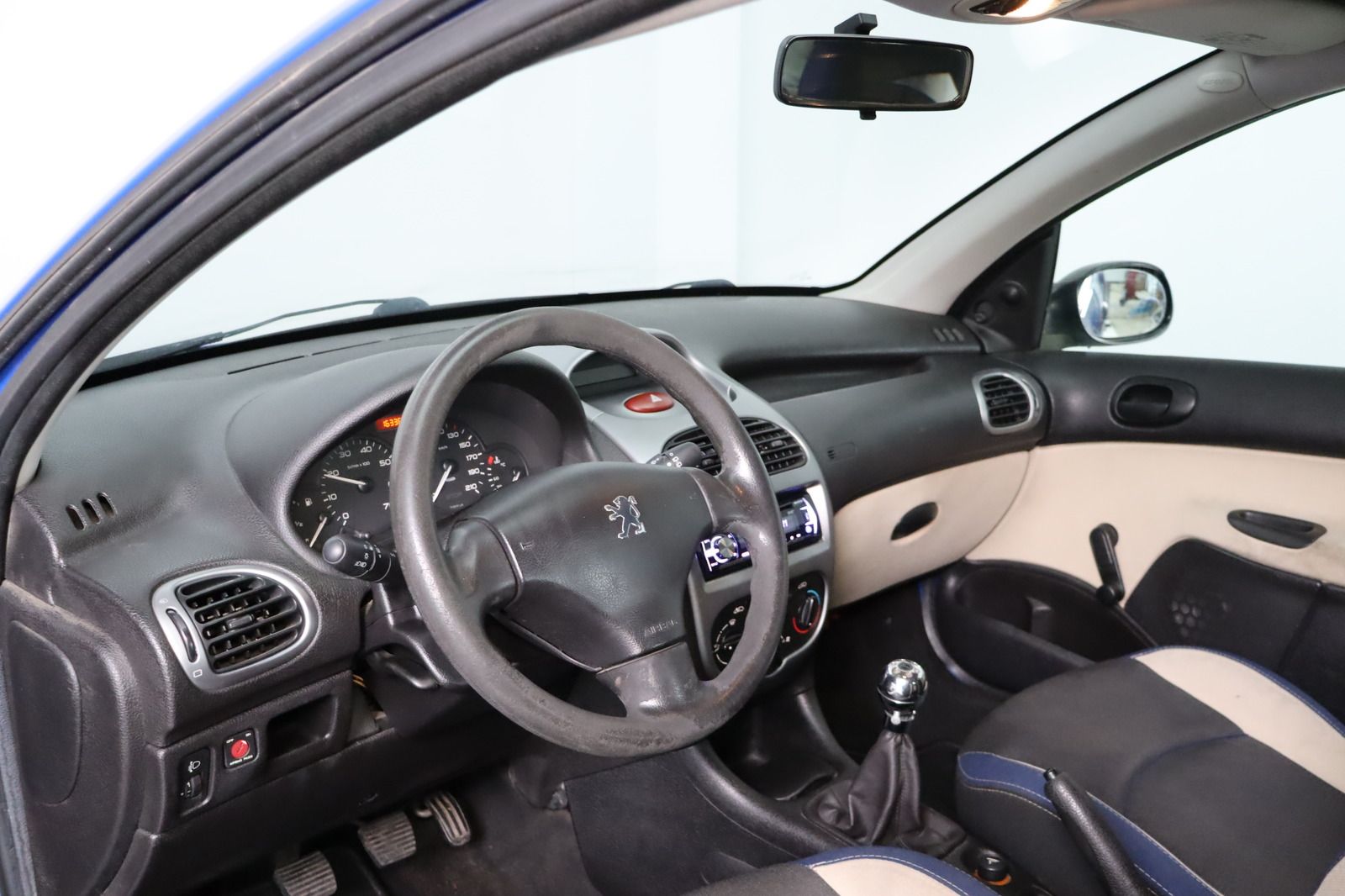 Fahrzeugabbildung Peugeot 206 1.1 Filou 60 HU/AU 01.27