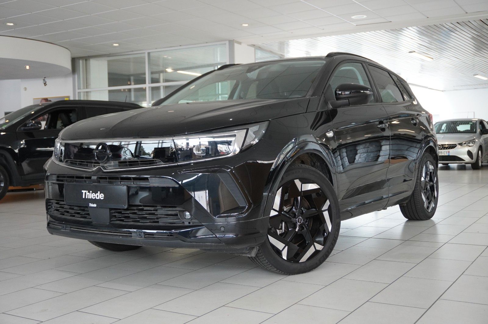 Fahrzeugabbildung Opel Grandland (X) 1.6T GSe HYBRID 4X4 NAVI/LED/SPORT
