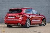 Porsche Cayenne Turbo S Turbo S - Porsche Cayenne mit Benzin-Antrieb: Vollleder, mit Navigationssystem