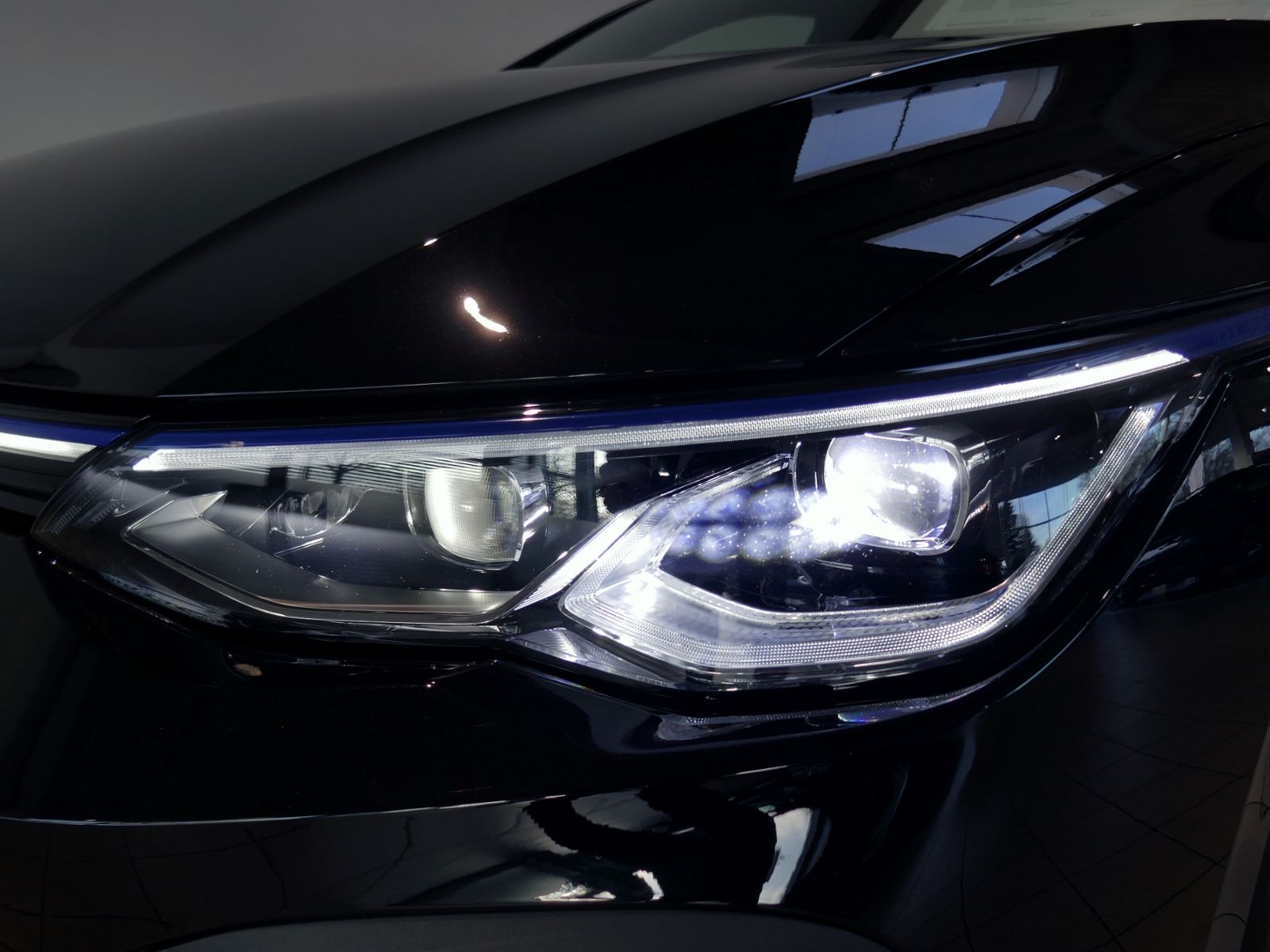 Fahrzeugabbildung Volkswagen Golf GTE 1.4 TSI eHybrid DSG | LED AHK RFK ACC