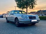 Mercedes-Benz Mercedes Benz E280 W210 - gebrauchte Mercedes-Benz E 280 aus dem Jahr 1998