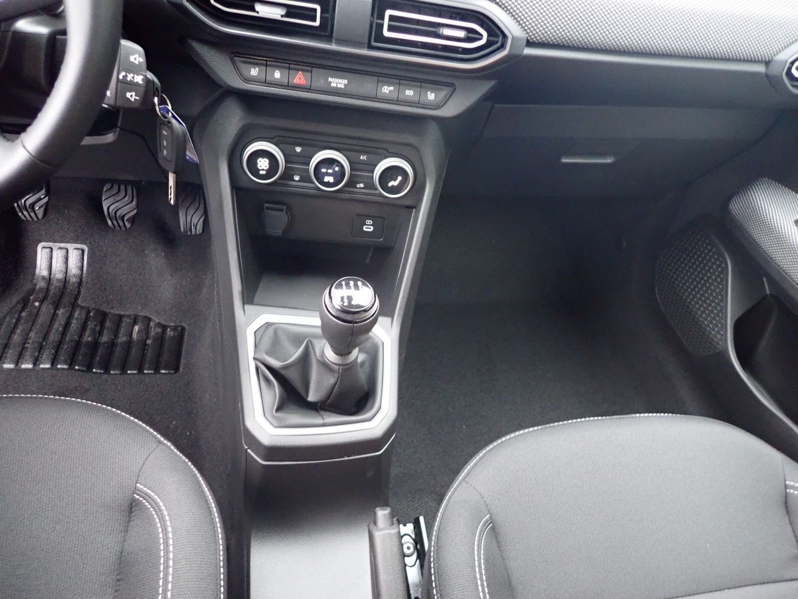 Fahrzeugabbildung Dacia Sandero Expression TCe 90
