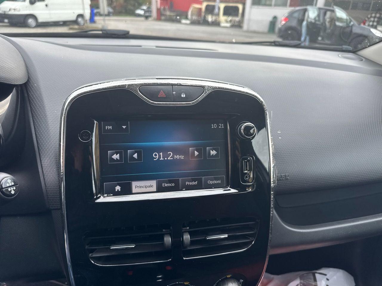 Renault Clio 2014 — фото 13
