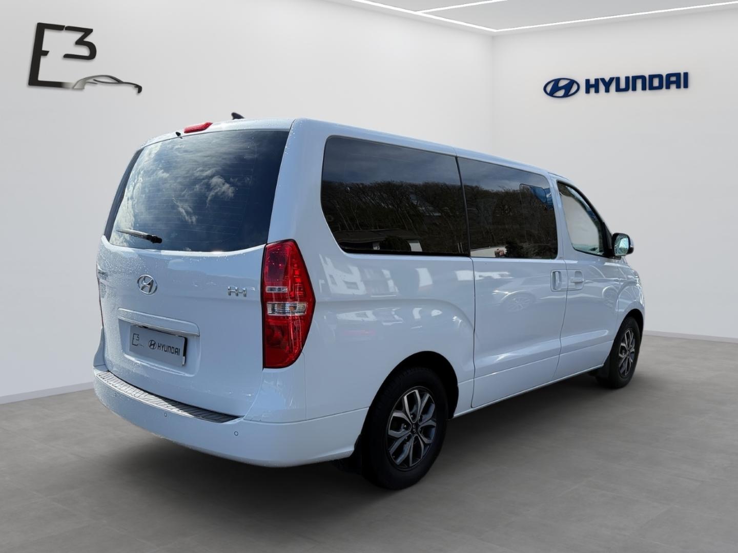 Hyundai H-1 Travel 2.5 CRDI 5-AT 2WD PREMIUM Navi-Paket