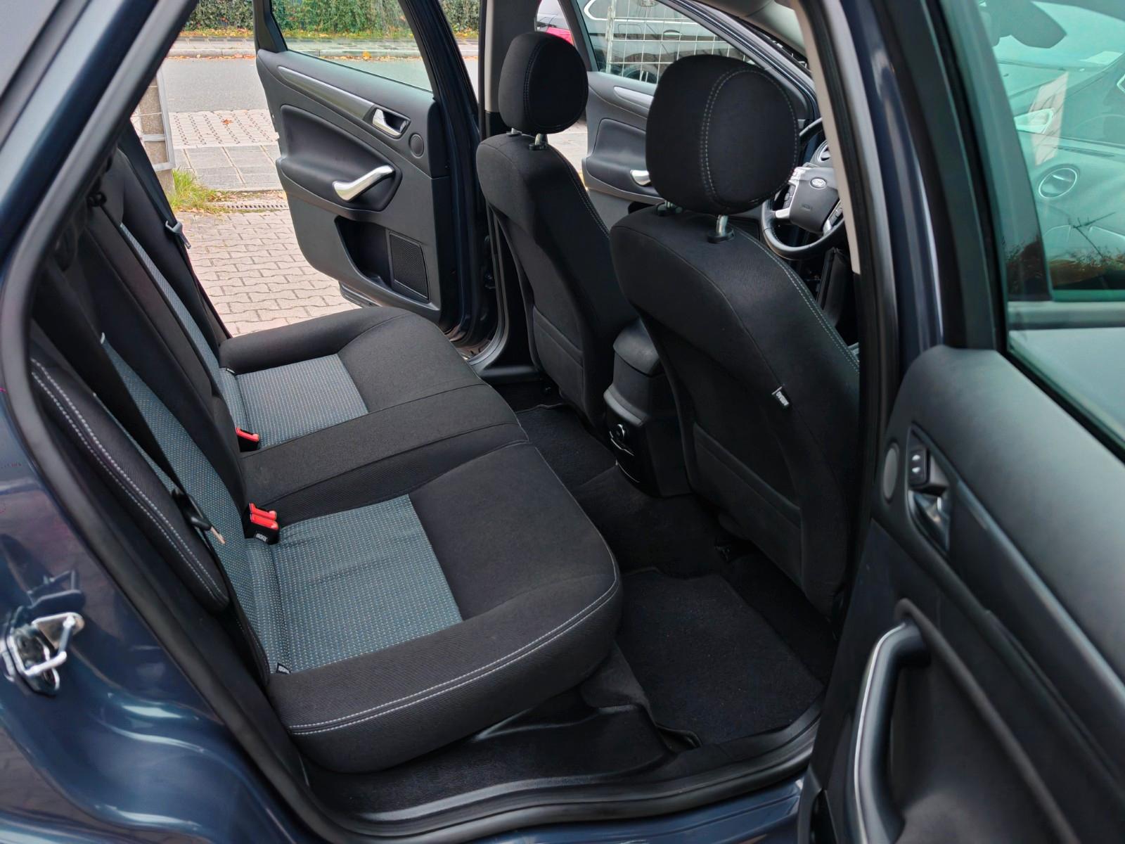 Ford Mondeo 2013 — photo 22