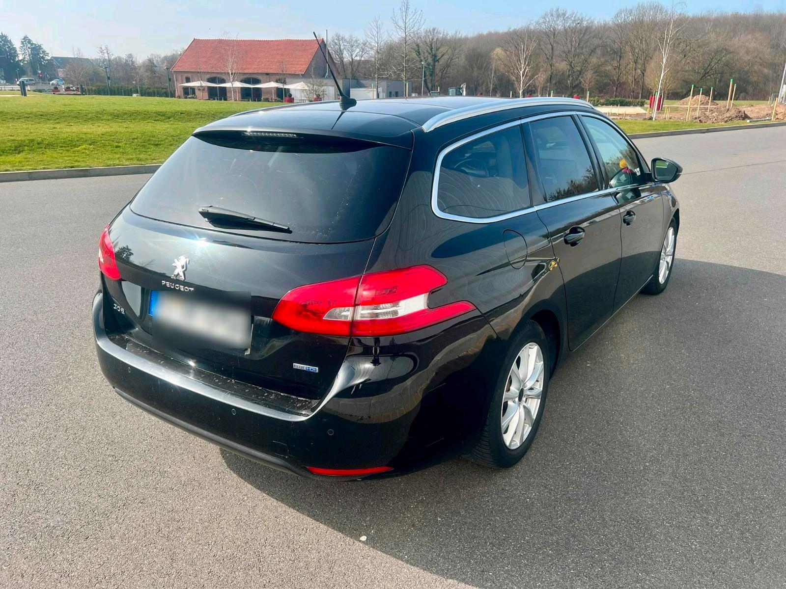 Peugeot 308 2015 — engine