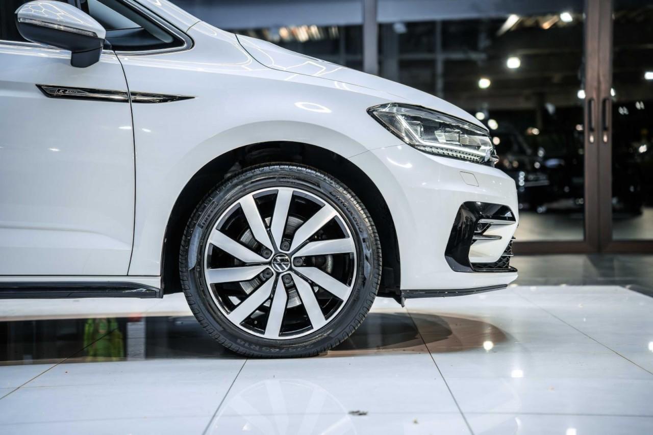 Volkswagen Touran 1.5 TSI DSG R-Line NAVI RFK ACC LED PANO, миниатюра 9