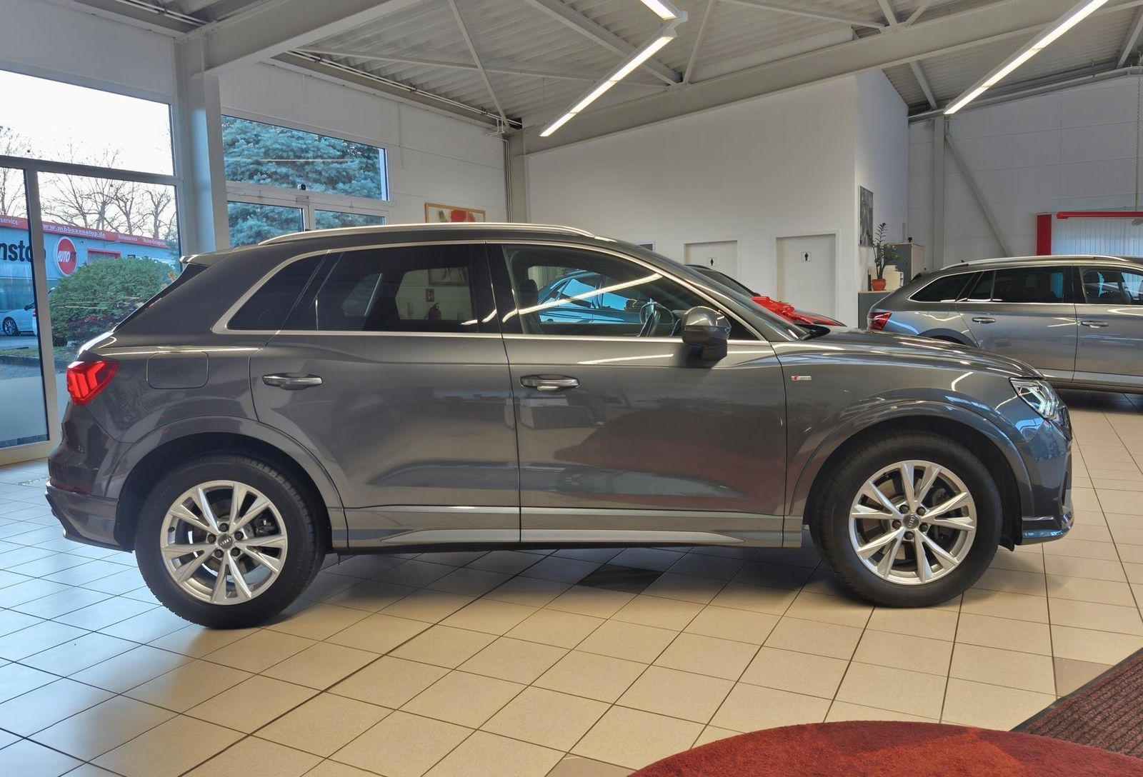 Fahrzeugabbildung Audi quattro 3x S line/190 PS/Matrix/DAB/Spur/Keyless