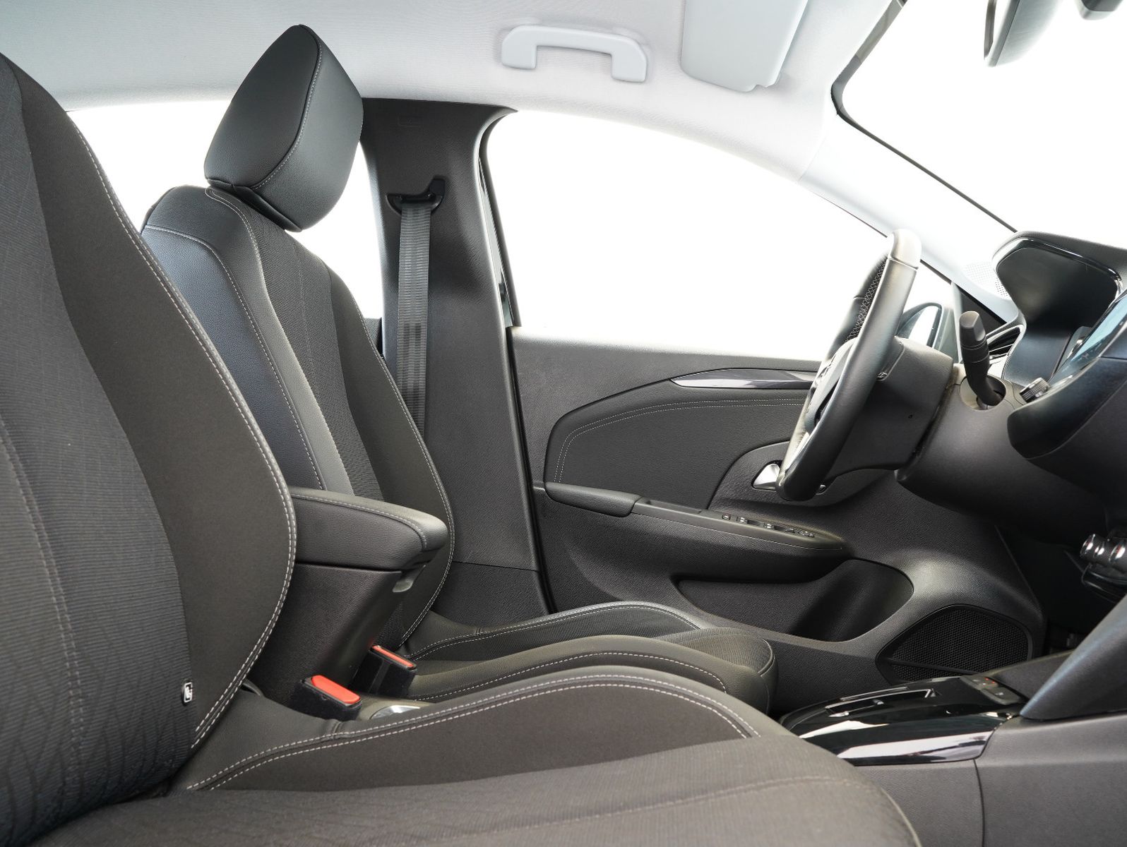 Fahrzeugabbildung Opel Corsa F e Elegance LED/NAVI/DAB/CARPLAY/SOH