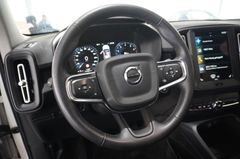Fahrzeugabbildung Volvo XC 40 T3 MOMENTUM NAVI/LED/KAMERA/VIRT./DAB/AHK