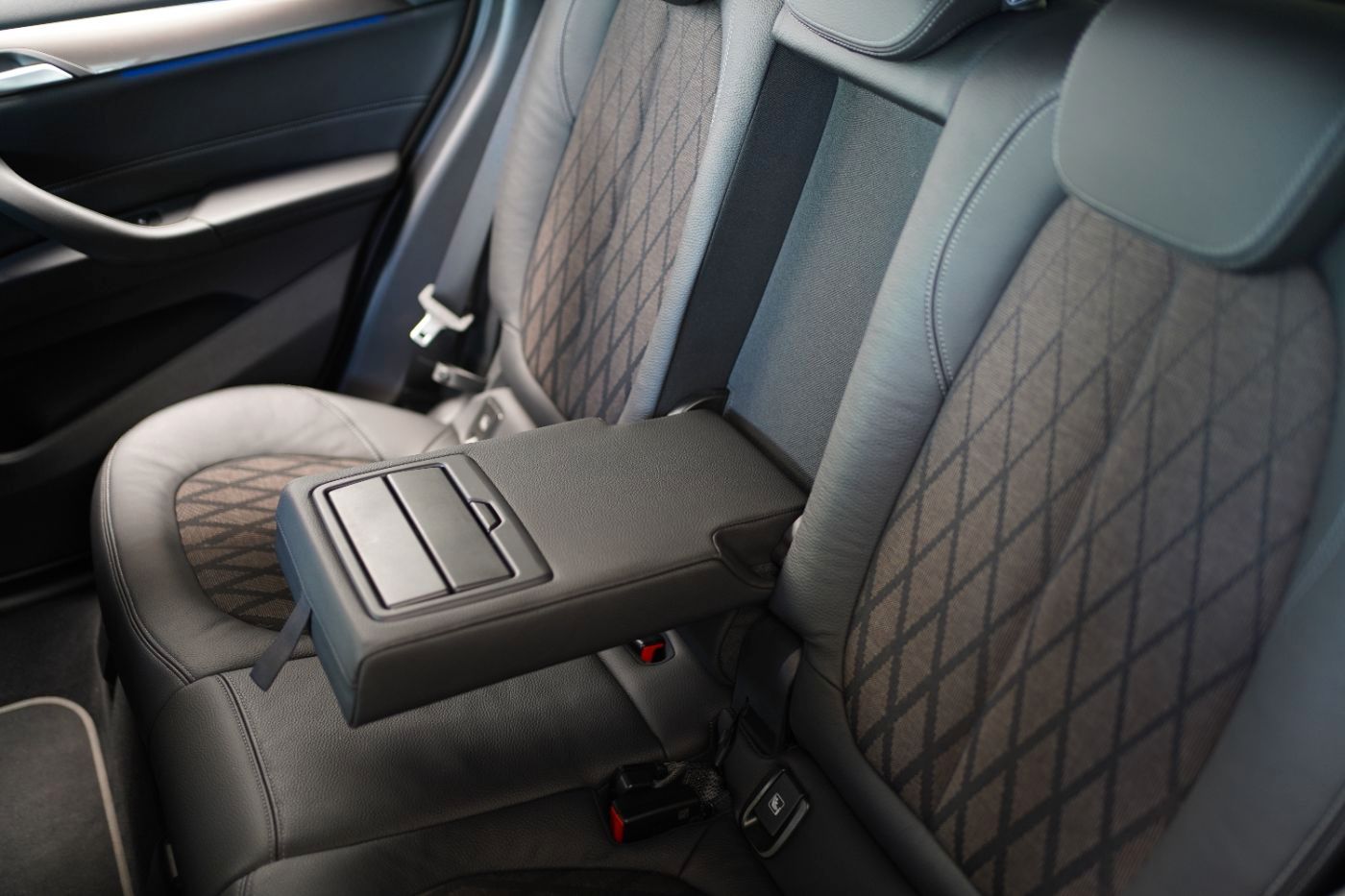 Fahrzeugabbildung BMW X1 xDrive18d xLine +AHK+LED+Parkassist+Navigatio