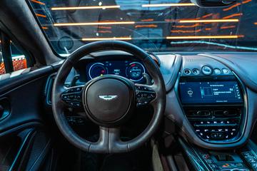 2020 Aston Martin DBX 缩略图 27