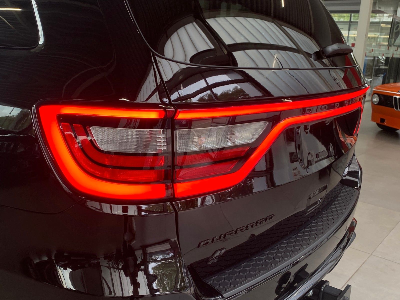 Fahrzeugabbildung Dodge Durango 5,7 HEMI R/T Premium LPG "Blacktop"