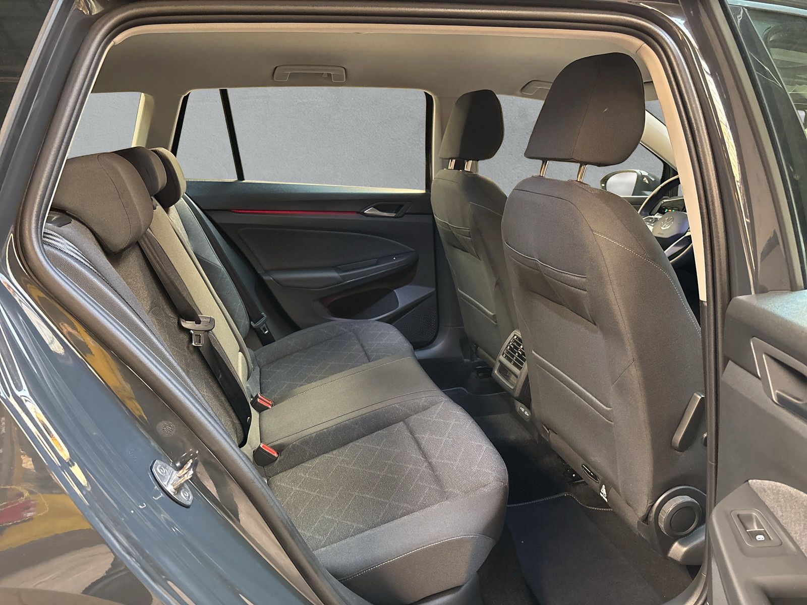 Fahrzeugabbildung Volkswagen Golf Variant 2.0 TDI Life ACC Keyless AppConnect