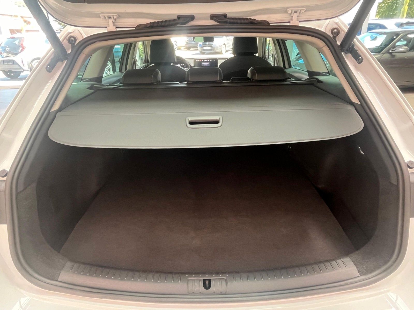 Fahrzeugabbildung SEAT Leon Sportstourer Xcellence e-Hybrid*LED*RFK*App