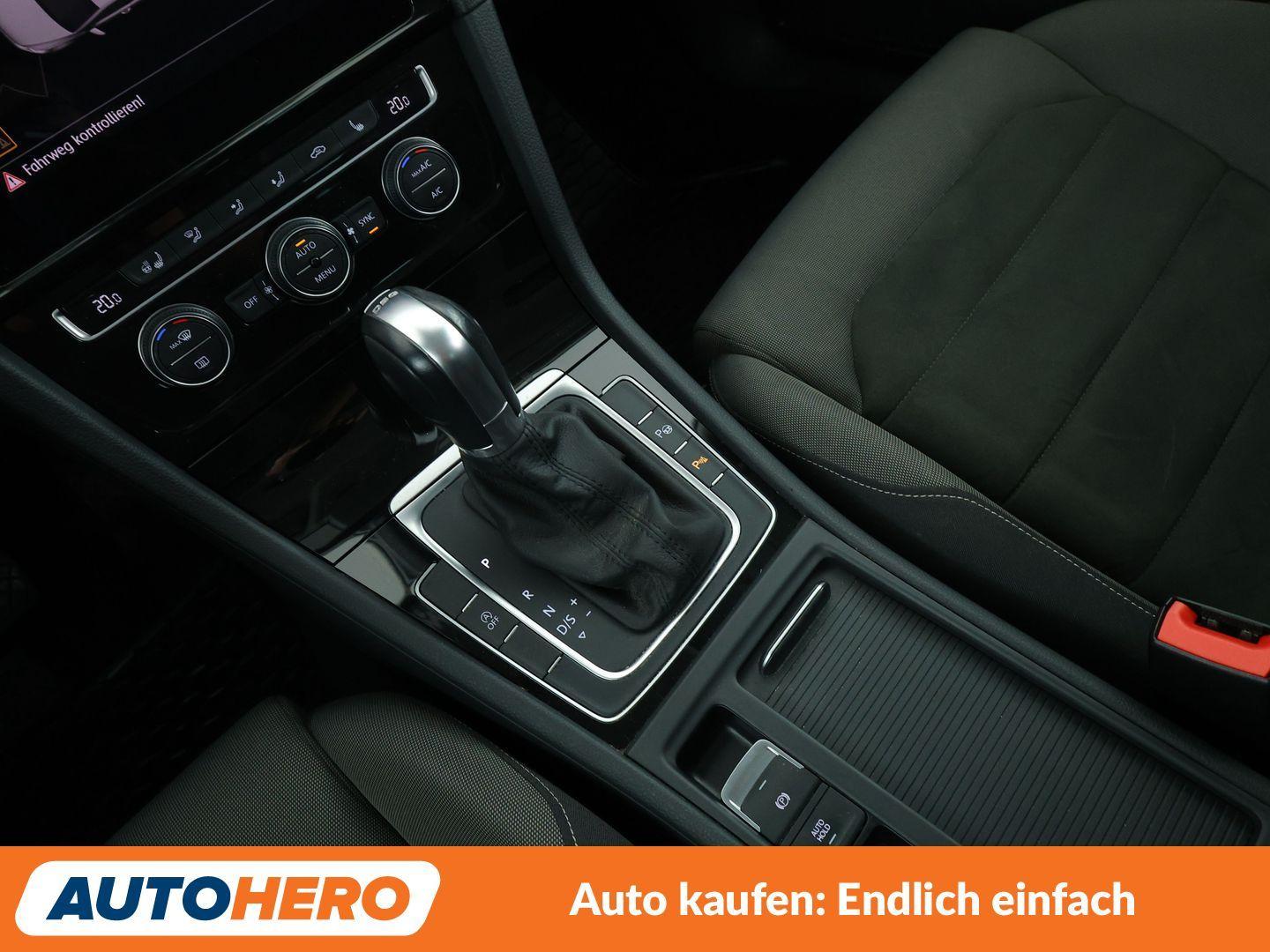 Volkswagen Golf VII 1.5 TSI ACT Highline BMT Aut.*NAVI*LED*