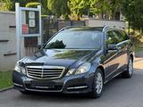 Mercedes-Benz T-Modell E 220 CDI BlueEfficiency Avantgarde AHK - Mercedes-Benz E 220 Gebrauchtwagen in Stuttgart
