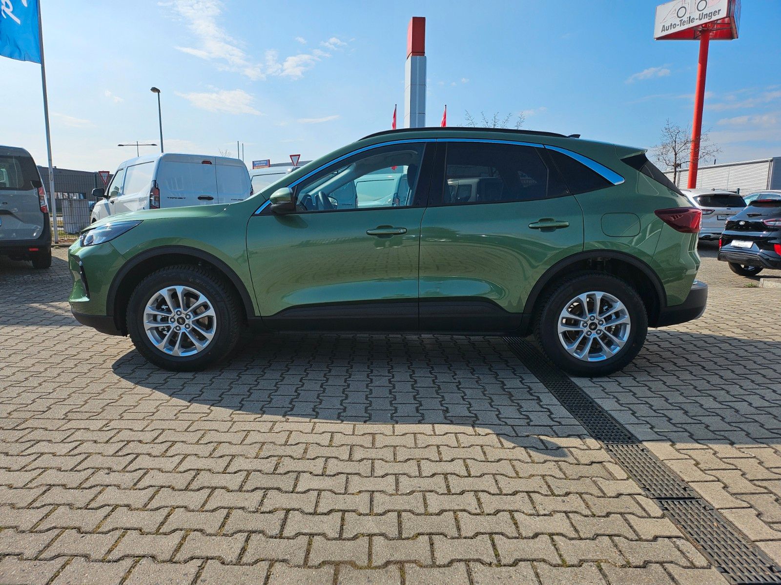 Fahrzeugabbildung Ford Kuga Hybrid Titanium
