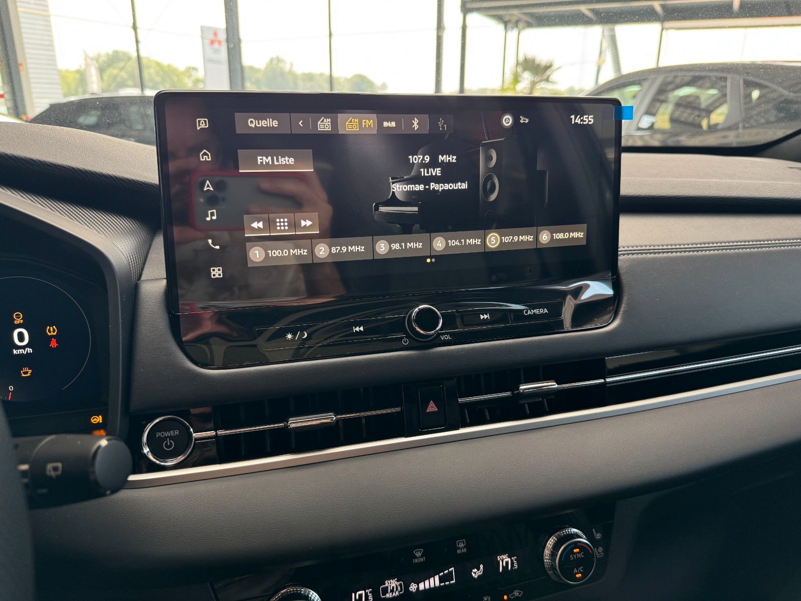Fahrzeugabbildung Mitsubishi Outlander 2.4PLUG-IN HYBRID 4WD BLACK
