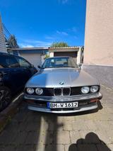 BMW e30 325i limousine - BMW 325 aus 1986: 325i