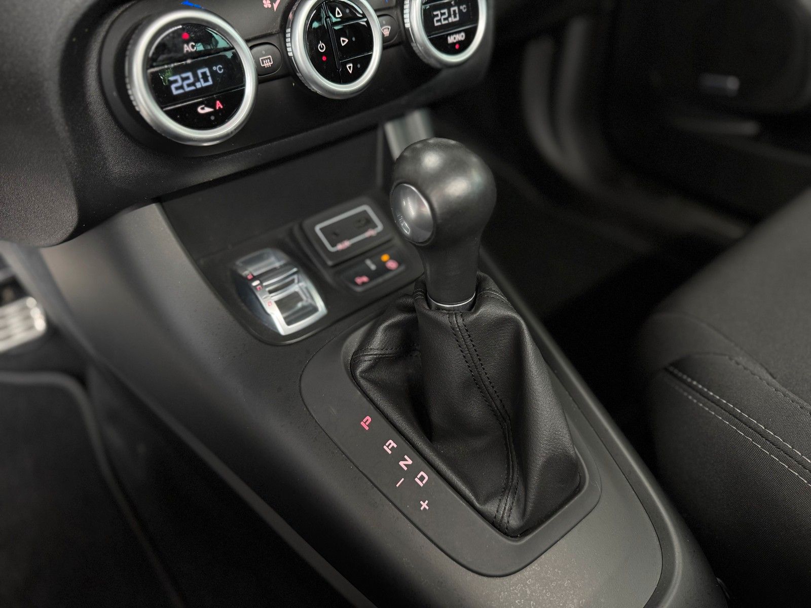 Fahrzeugabbildung Alfa Romeo Giulietta 1.4 TB 16V Super Automatik  "BOSE"