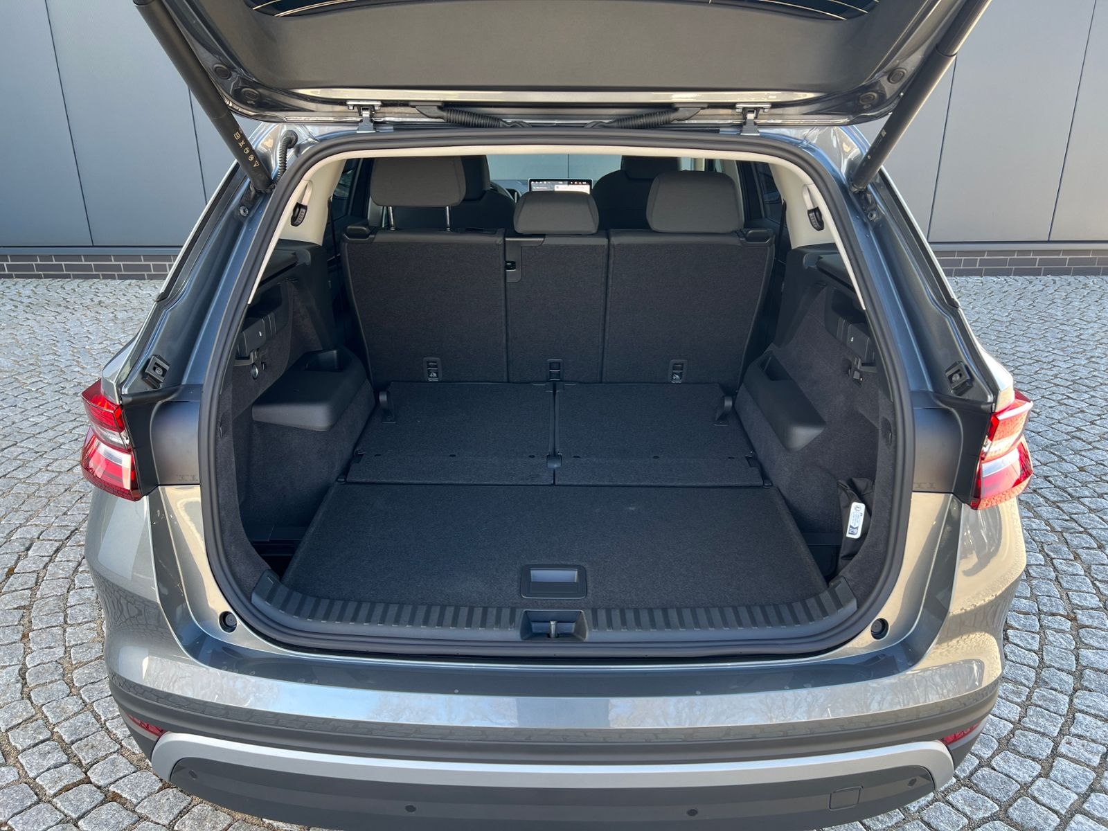 Fahrzeugabbildung SKODA Kodiaq Selection 2.0 TDI DSG 4x4 *AHK, 7-Sitzer,