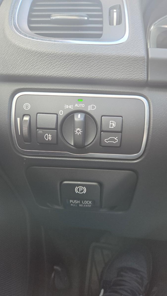 Volvo V60 2013 — photo 11