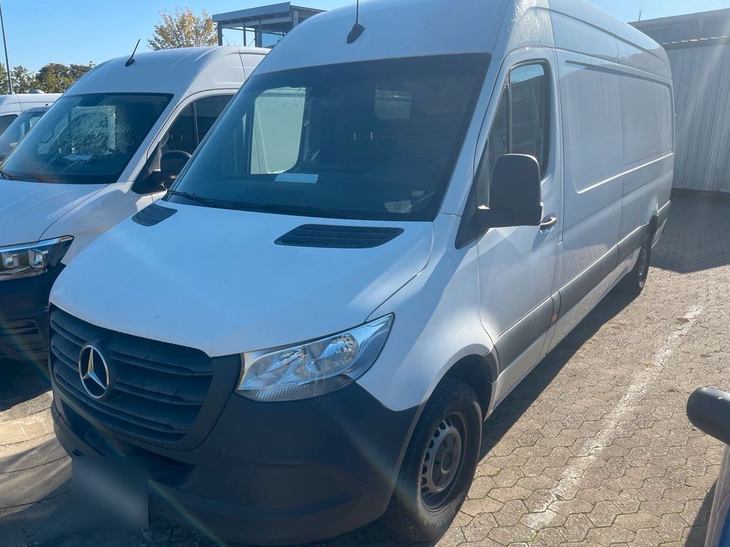 Image of Mercedes-Benz Sprinter