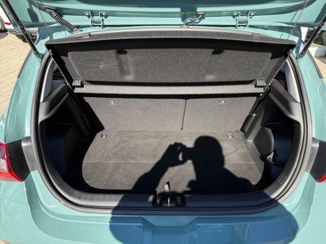Fahrzeugabbildung Hyundai i20 Advanced 1.0 T-GDI +CARPLAY+TEMPOMAT+SHZ+RFK
