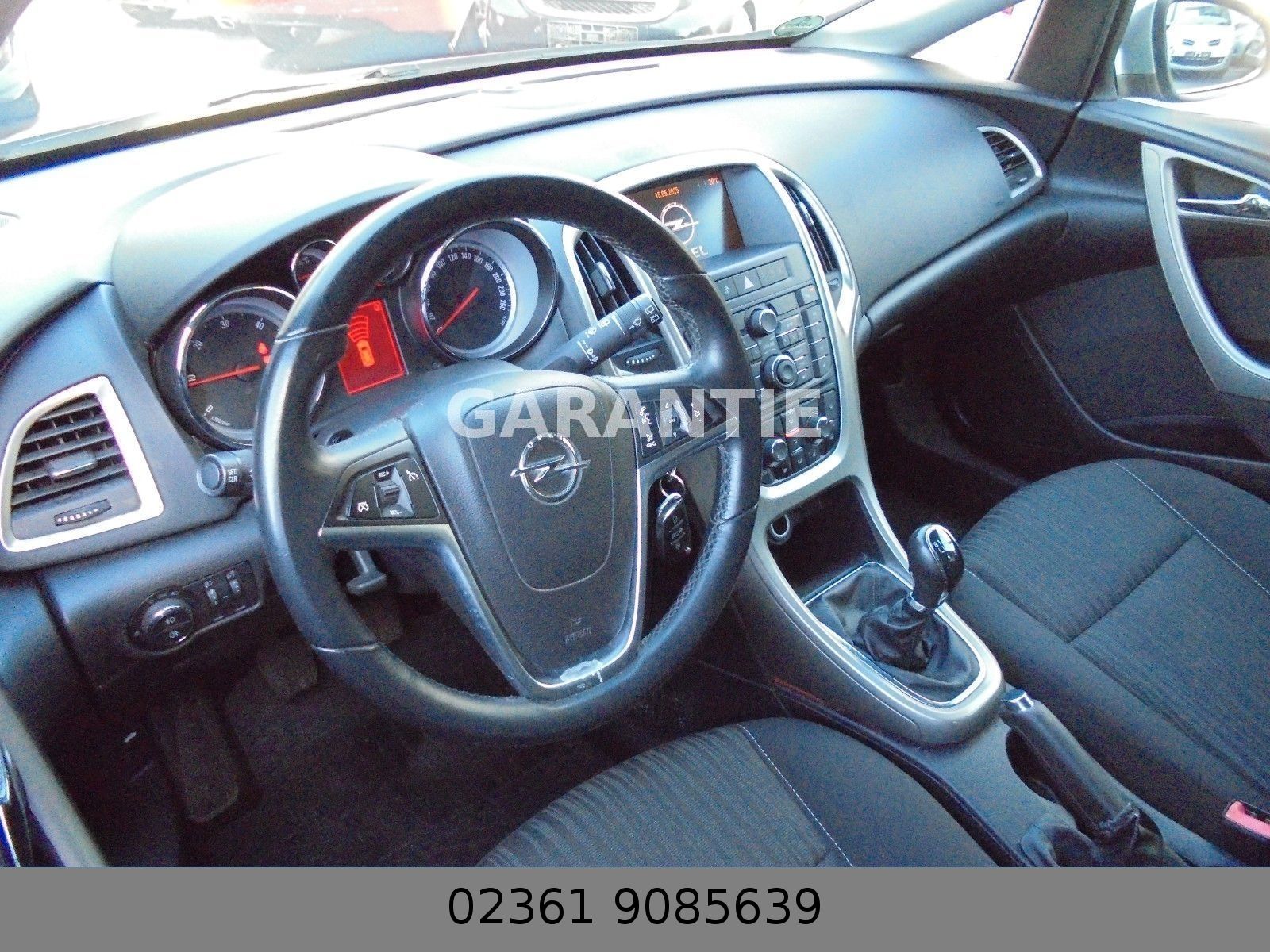 Fahrzeugabbildung Opel Astra J Lim. 5-trg. Edition Klima/Navi/5Türig
