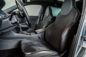 Fahrzeugabbildung SKODA Superb Combi Sportline 2.0 TDI DSG 140kW