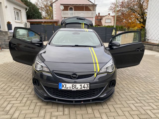 Opel Astra 2.0 Turbo 206kW OPC