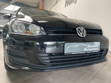Volkswagen Golf - 1