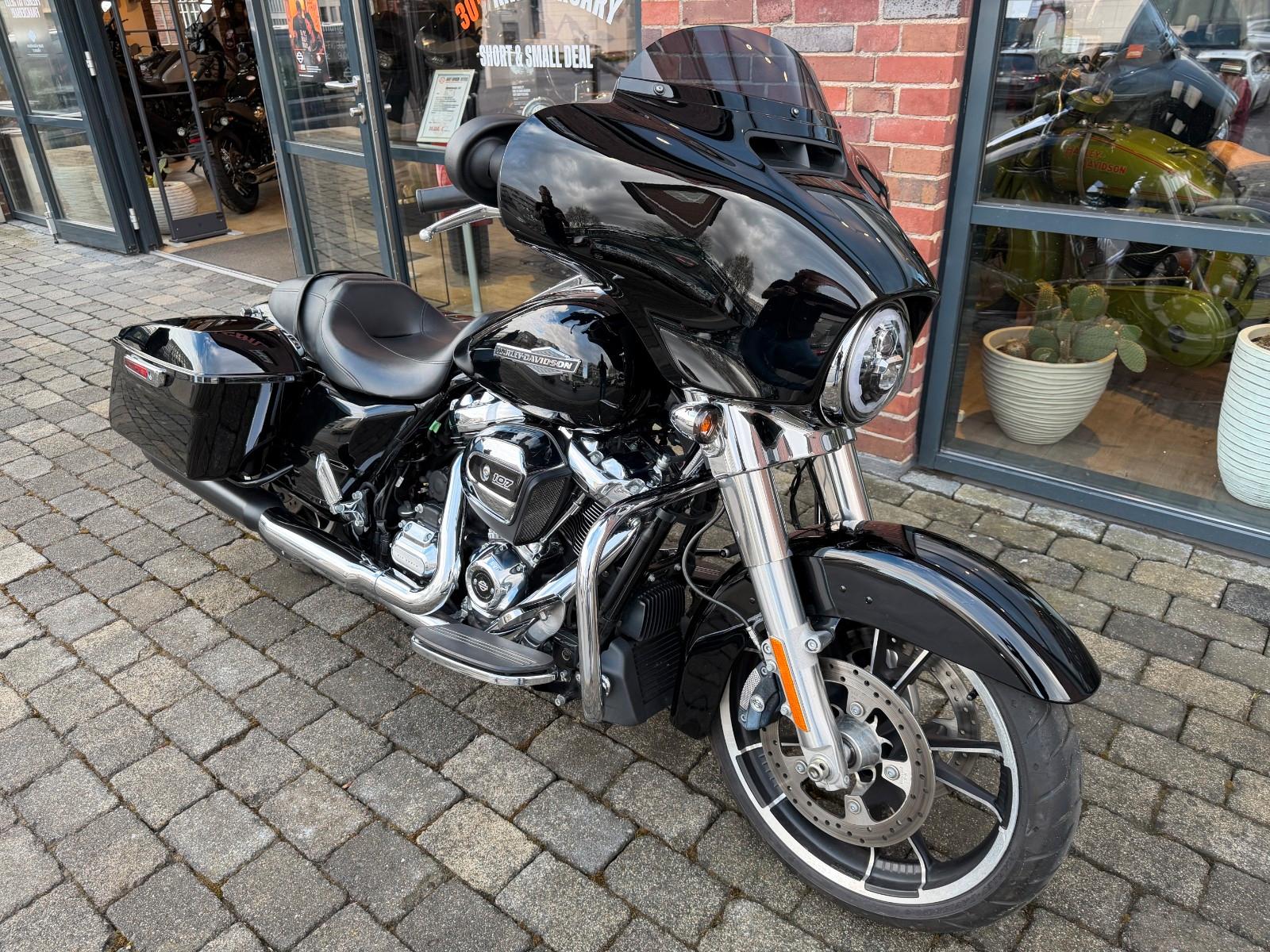 Harley-Davidson Touring FLHXS Street Glide 107