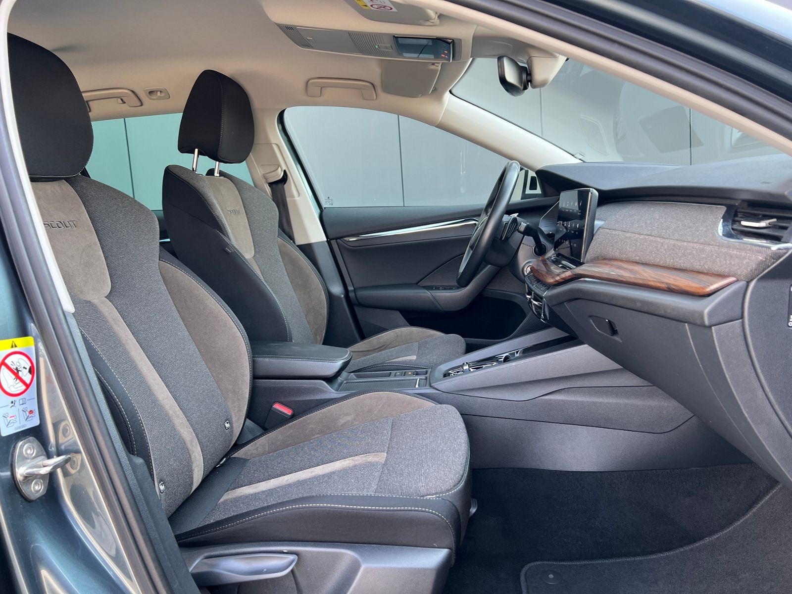 Fahrzeugabbildung SKODA Octavia Combi Scout 2.0 TDI DSG 4x4 *AHK, Navi,