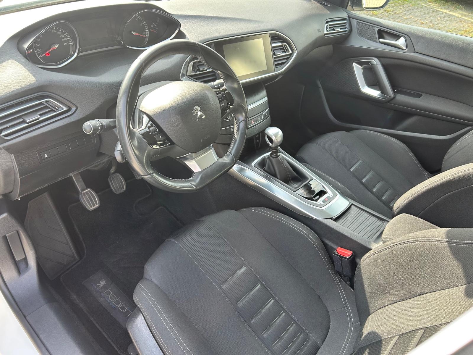 Peugeot 308 Allure 1.6 *1st Hand*Navi*Bluetooth*Xenon*TP