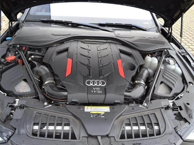 Audi S8