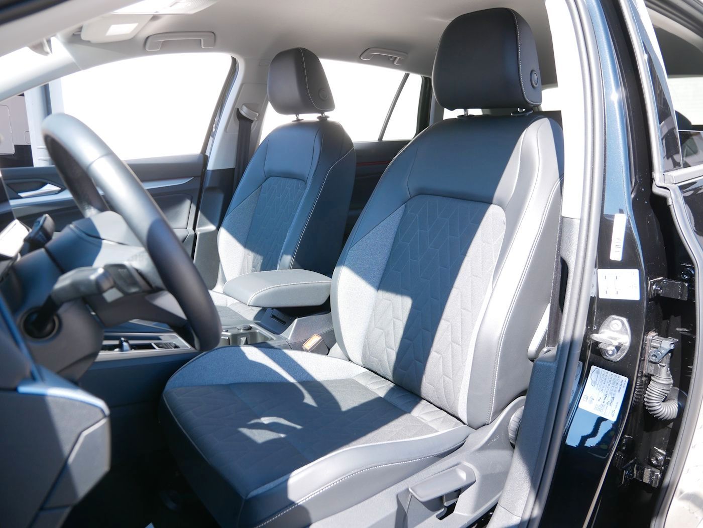 Fahrzeugabbildung Volkswagen Golf -VIII Variant 2.0 TDI GOAL NEU49T MATRIX AH
