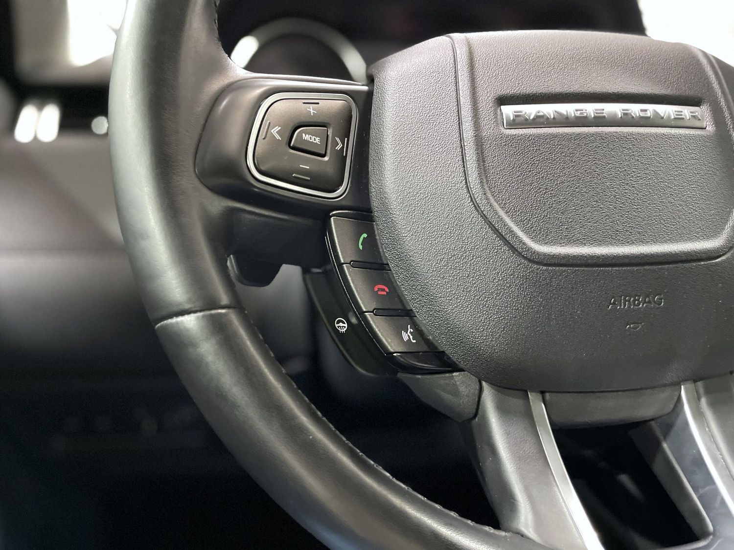 Fahrzeugabbildung Land Rover Range Rover Evoque 2.0TD Pure #Kamera#Navi#LED