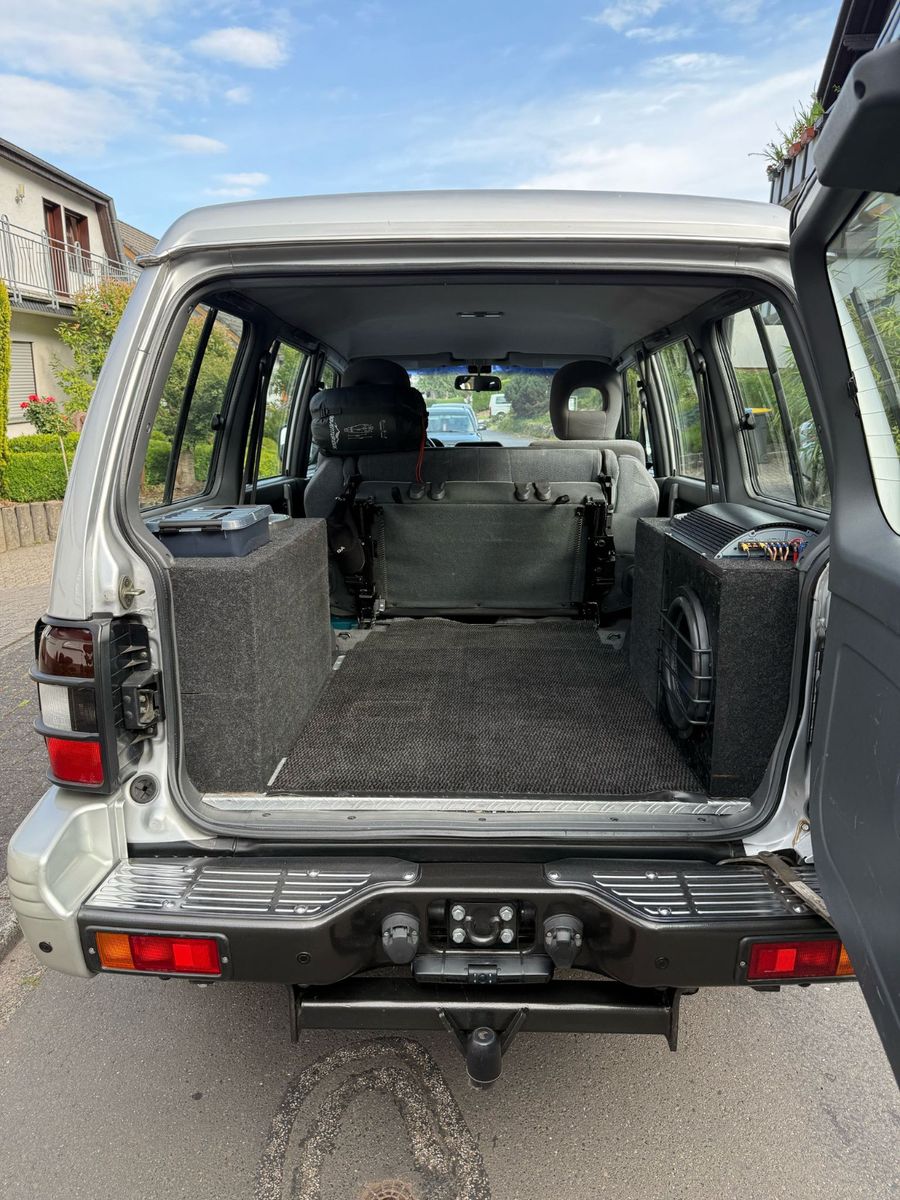 Fahrzeugabbildung Mitsubishi Pajero TD Classic 2500 /GEPFLEGT/ NUR 133 TKM